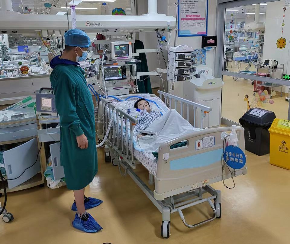 果洛跨省救护车出租公司